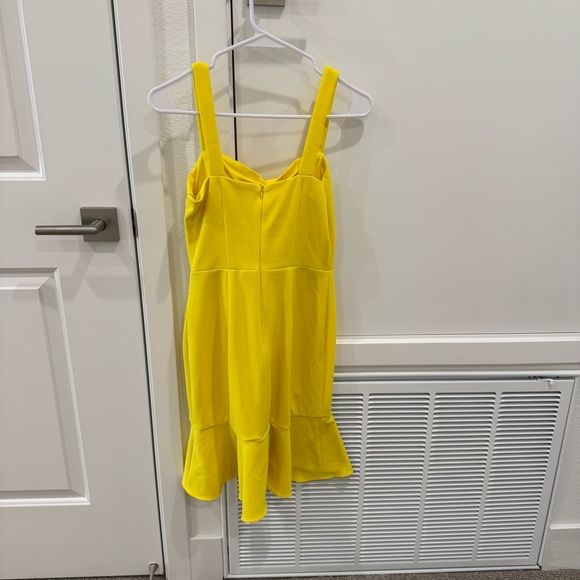 Sz 2 SAGE COLLECTIVE Yellow Ruffle Hem Dress Square Neck - Picture 3 of 9
